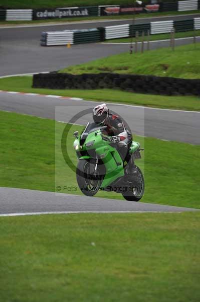 Motorcycle action photographs;cadwell;cadwell park photographs;event digital images;eventdigitalimages;motor racing louth lincolnshire;no limits trackday;peter wileman photography;trackday;trackday digital images;trackday photos