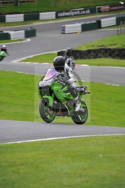Motorcycle action photographs;cadwell;cadwell park photographs;event digital images;eventdigitalimages;motor racing louth lincolnshire;no limits trackday;peter wileman photography;trackday;trackday digital images;trackday photos