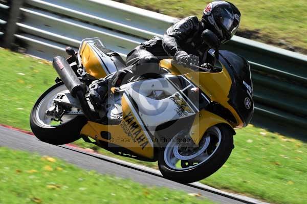 Motorcycle action photographs;cadwell;cadwell park photographs;event digital images;eventdigitalimages;motor racing louth lincolnshire;no limits trackday;peter wileman photography;trackday;trackday digital images;trackday photos