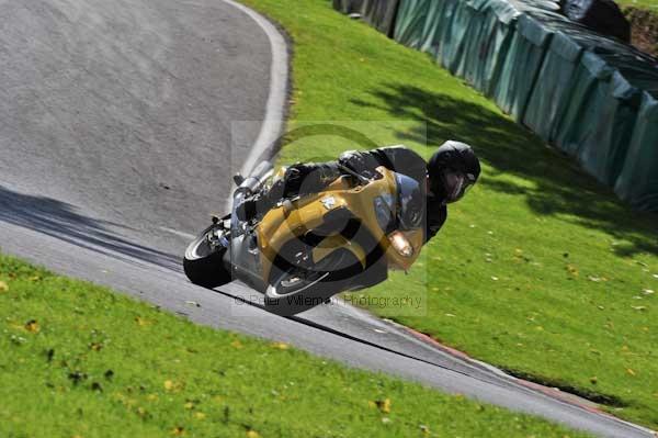 Motorcycle action photographs;cadwell;cadwell park photographs;event digital images;eventdigitalimages;motor racing louth lincolnshire;no limits trackday;peter wileman photography;trackday;trackday digital images;trackday photos