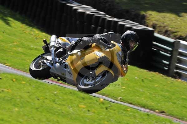 Motorcycle action photographs;cadwell;cadwell park photographs;event digital images;eventdigitalimages;motor racing louth lincolnshire;no limits trackday;peter wileman photography;trackday;trackday digital images;trackday photos