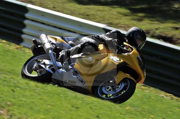 Motorcycle action photographs;cadwell;cadwell park photographs;event digital images;eventdigitalimages;motor racing louth lincolnshire;no limits trackday;peter wileman photography;trackday;trackday digital images;trackday photos