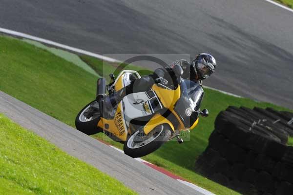 Motorcycle action photographs;cadwell;cadwell park photographs;event digital images;eventdigitalimages;motor racing louth lincolnshire;no limits trackday;peter wileman photography;trackday;trackday digital images;trackday photos
