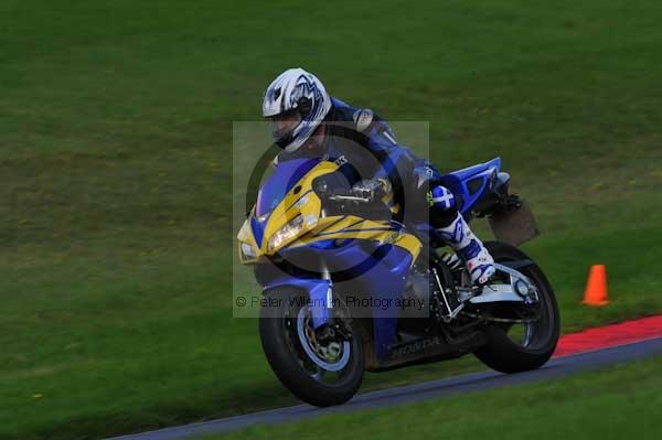 Motorcycle action photographs;cadwell;cadwell park photographs;event digital images;eventdigitalimages;motor racing louth lincolnshire;no limits trackday;peter wileman photography;trackday;trackday digital images;trackday photos