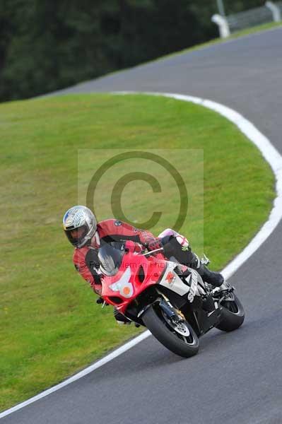 Motorcycle action photographs;cadwell;cadwell park photographs;event digital images;eventdigitalimages;motor racing louth lincolnshire;no limits trackday;peter wileman photography;trackday;trackday digital images;trackday photos