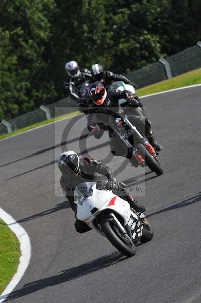 Motorcycle action photographs;cadwell;cadwell park photographs;event digital images;eventdigitalimages;motor racing louth lincolnshire;no limits trackday;peter wileman photography;trackday;trackday digital images;trackday photos