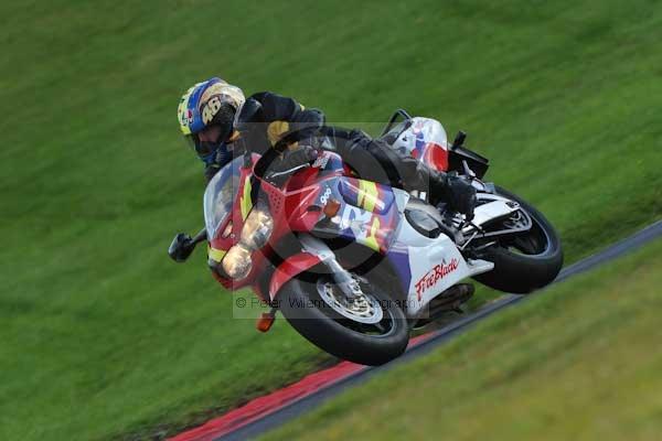 Motorcycle action photographs;cadwell;cadwell park photographs;event digital images;eventdigitalimages;motor racing louth lincolnshire;no limits trackday;peter wileman photography;trackday;trackday digital images;trackday photos