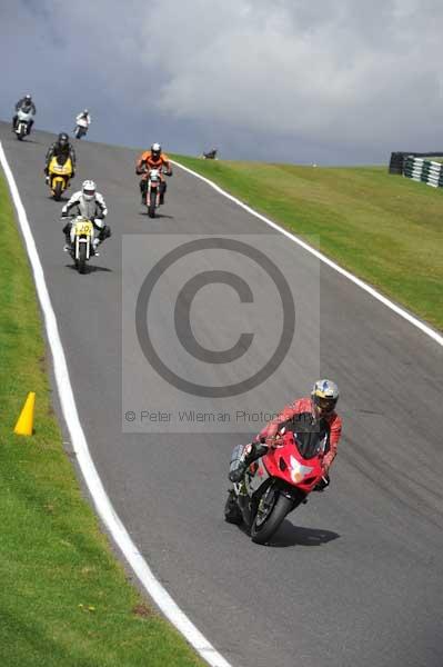 Motorcycle action photographs;cadwell;cadwell park photographs;event digital images;eventdigitalimages;motor racing louth lincolnshire;no limits trackday;peter wileman photography;trackday;trackday digital images;trackday photos