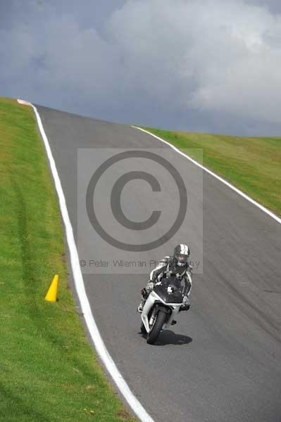 Motorcycle action photographs;cadwell;cadwell park photographs;event digital images;eventdigitalimages;motor racing louth lincolnshire;no limits trackday;peter wileman photography;trackday;trackday digital images;trackday photos