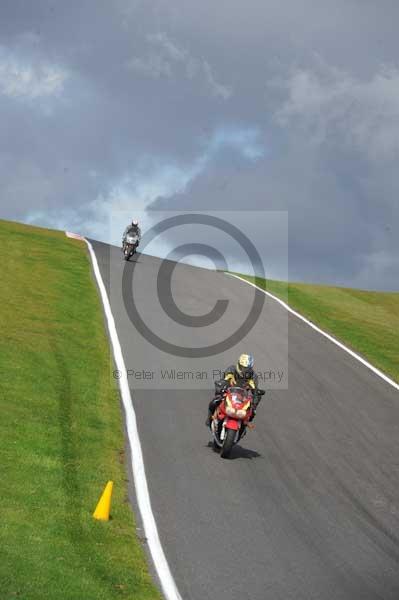 Motorcycle action photographs;cadwell;cadwell park photographs;event digital images;eventdigitalimages;motor racing louth lincolnshire;no limits trackday;peter wileman photography;trackday;trackday digital images;trackday photos