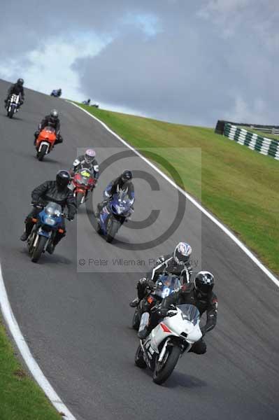 Motorcycle action photographs;cadwell;cadwell park photographs;event digital images;eventdigitalimages;motor racing louth lincolnshire;no limits trackday;peter wileman photography;trackday;trackday digital images;trackday photos