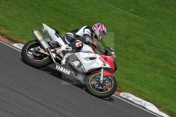 Motorcycle action photographs;cadwell;cadwell park photographs;event digital images;eventdigitalimages;motor racing louth lincolnshire;no limits trackday;peter wileman photography;trackday;trackday digital images;trackday photos