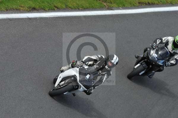 Motorcycle action photographs;cadwell;cadwell park photographs;event digital images;eventdigitalimages;motor racing louth lincolnshire;no limits trackday;peter wileman photography;trackday;trackday digital images;trackday photos