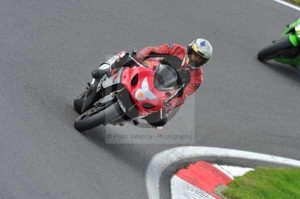 Motorcycle action photographs;cadwell;cadwell park photographs;event digital images;eventdigitalimages;motor racing louth lincolnshire;no limits trackday;peter wileman photography;trackday;trackday digital images;trackday photos