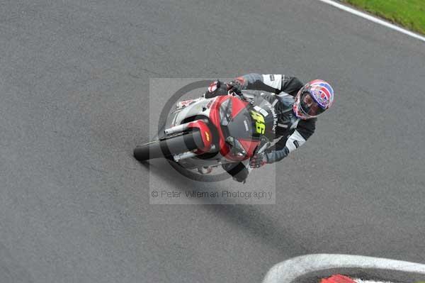 Motorcycle action photographs;cadwell;cadwell park photographs;event digital images;eventdigitalimages;motor racing louth lincolnshire;no limits trackday;peter wileman photography;trackday;trackday digital images;trackday photos