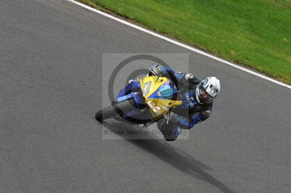 Motorcycle action photographs;cadwell;cadwell park photographs;event digital images;eventdigitalimages;motor racing louth lincolnshire;no limits trackday;peter wileman photography;trackday;trackday digital images;trackday photos