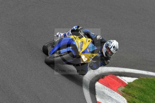 Motorcycle action photographs;cadwell;cadwell park photographs;event digital images;eventdigitalimages;motor racing louth lincolnshire;no limits trackday;peter wileman photography;trackday;trackday digital images;trackday photos
