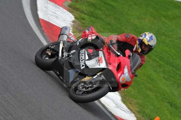 Motorcycle action photographs;cadwell;cadwell park photographs;event digital images;eventdigitalimages;motor racing louth lincolnshire;no limits trackday;peter wileman photography;trackday;trackday digital images;trackday photos