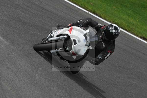 Motorcycle action photographs;cadwell;cadwell park photographs;event digital images;eventdigitalimages;motor racing louth lincolnshire;no limits trackday;peter wileman photography;trackday;trackday digital images;trackday photos