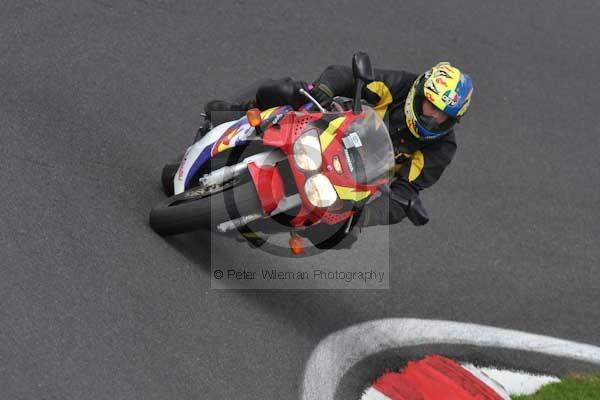Motorcycle action photographs;cadwell;cadwell park photographs;event digital images;eventdigitalimages;motor racing louth lincolnshire;no limits trackday;peter wileman photography;trackday;trackday digital images;trackday photos