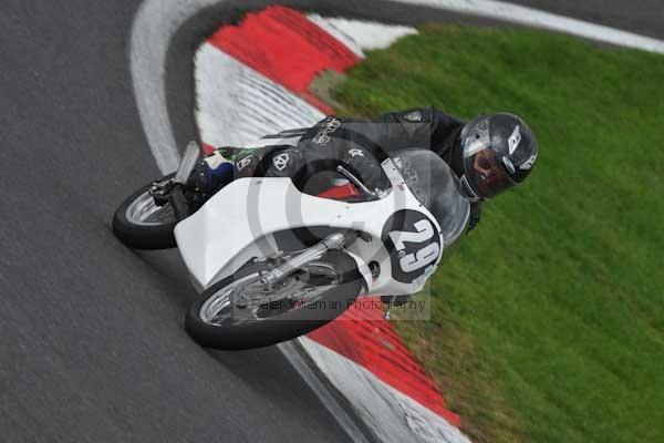 Motorcycle action photographs;cadwell;cadwell park photographs;event digital images;eventdigitalimages;motor racing louth lincolnshire;no limits trackday;peter wileman photography;trackday;trackday digital images;trackday photos