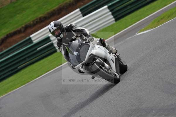 Motorcycle action photographs;cadwell;cadwell park photographs;event digital images;eventdigitalimages;motor racing louth lincolnshire;no limits trackday;peter wileman photography;trackday;trackday digital images;trackday photos