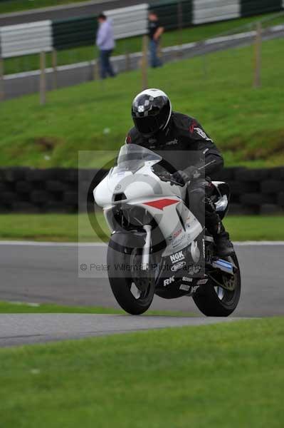 Motorcycle action photographs;cadwell;cadwell park photographs;event digital images;eventdigitalimages;motor racing louth lincolnshire;no limits trackday;peter wileman photography;trackday;trackday digital images;trackday photos