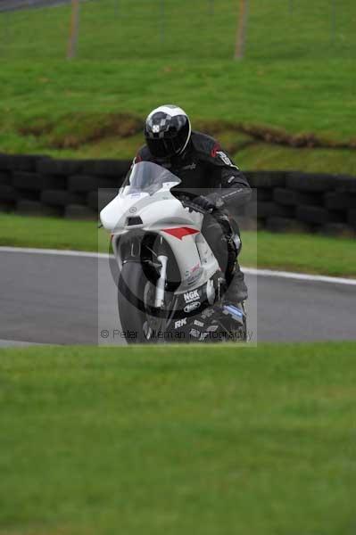 Motorcycle action photographs;cadwell;cadwell park photographs;event digital images;eventdigitalimages;motor racing louth lincolnshire;no limits trackday;peter wileman photography;trackday;trackday digital images;trackday photos