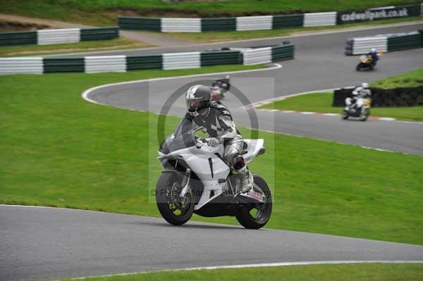 Motorcycle action photographs;cadwell;cadwell park photographs;event digital images;eventdigitalimages;motor racing louth lincolnshire;no limits trackday;peter wileman photography;trackday;trackday digital images;trackday photos
