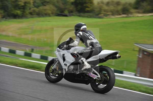Motorcycle action photographs;cadwell;cadwell park photographs;event digital images;eventdigitalimages;motor racing louth lincolnshire;no limits trackday;peter wileman photography;trackday;trackday digital images;trackday photos