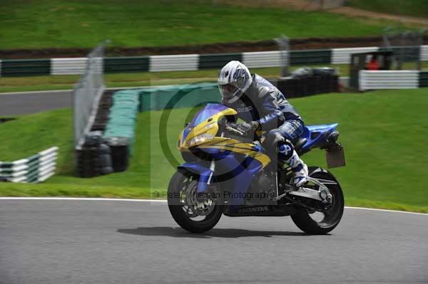 Motorcycle action photographs;cadwell;cadwell park photographs;event digital images;eventdigitalimages;motor racing louth lincolnshire;no limits trackday;peter wileman photography;trackday;trackday digital images;trackday photos
