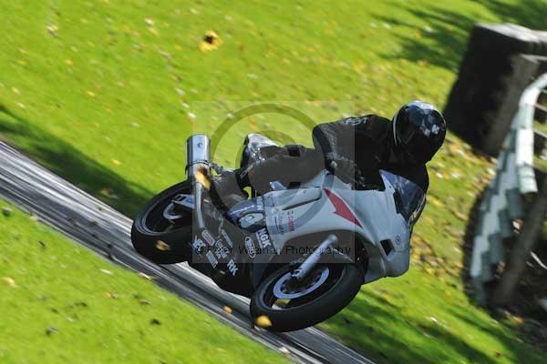 Motorcycle action photographs;cadwell;cadwell park photographs;event digital images;eventdigitalimages;motor racing louth lincolnshire;no limits trackday;peter wileman photography;trackday;trackday digital images;trackday photos