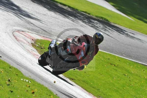 Motorcycle action photographs;cadwell;cadwell park photographs;event digital images;eventdigitalimages;motor racing louth lincolnshire;no limits trackday;peter wileman photography;trackday;trackday digital images;trackday photos