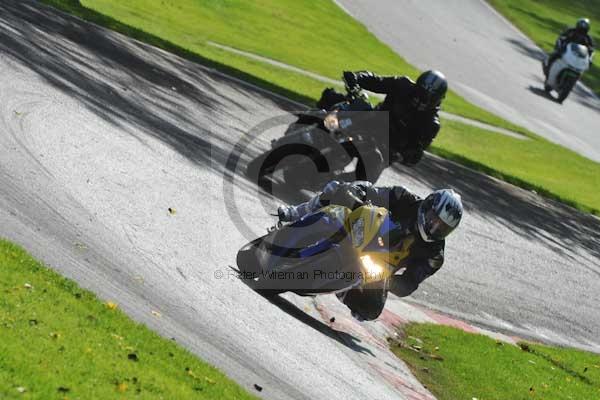 Motorcycle action photographs;cadwell;cadwell park photographs;event digital images;eventdigitalimages;motor racing louth lincolnshire;no limits trackday;peter wileman photography;trackday;trackday digital images;trackday photos