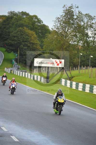 Motorcycle action photographs;cadwell;cadwell park photographs;event digital images;eventdigitalimages;motor racing louth lincolnshire;no limits trackday;peter wileman photography;trackday;trackday digital images;trackday photos