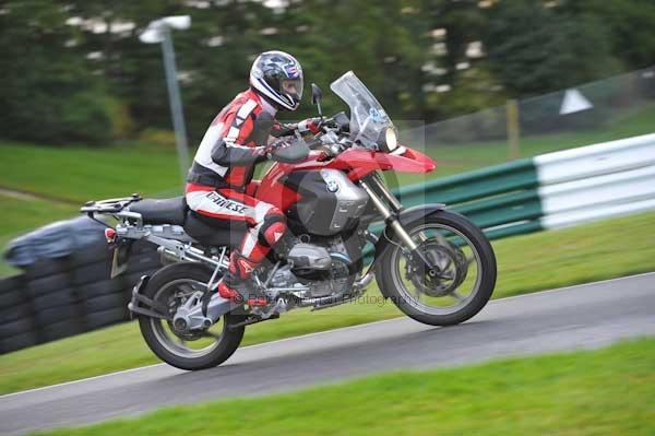 Motorcycle action photographs;cadwell;cadwell park photographs;event digital images;eventdigitalimages;motor racing louth lincolnshire;no limits trackday;peter wileman photography;trackday;trackday digital images;trackday photos