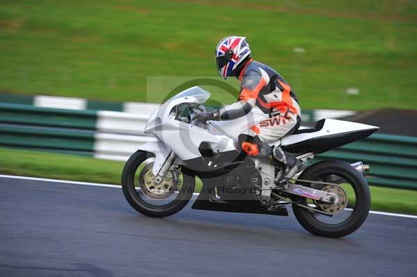 Motorcycle action photographs;cadwell;cadwell park photographs;event digital images;eventdigitalimages;motor racing louth lincolnshire;no limits trackday;peter wileman photography;trackday;trackday digital images;trackday photos