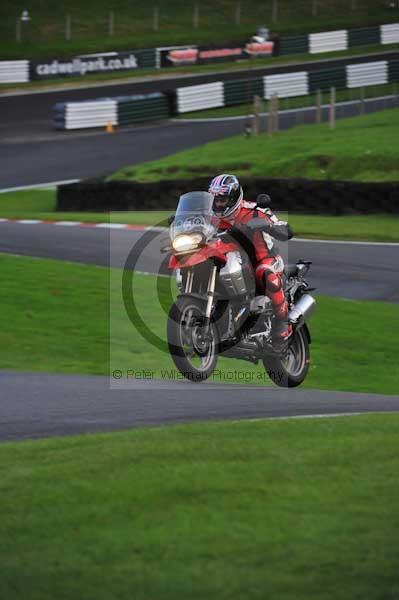 Motorcycle action photographs;cadwell;cadwell park photographs;event digital images;eventdigitalimages;motor racing louth lincolnshire;no limits trackday;peter wileman photography;trackday;trackday digital images;trackday photos