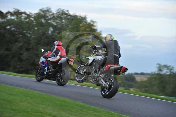 Motorcycle action photographs;cadwell;cadwell park photographs;event digital images;eventdigitalimages;motor racing louth lincolnshire;no limits trackday;peter wileman photography;trackday;trackday digital images;trackday photos