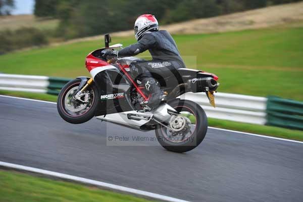 Motorcycle action photographs;cadwell;cadwell park photographs;event digital images;eventdigitalimages;motor racing louth lincolnshire;no limits trackday;peter wileman photography;trackday;trackday digital images;trackday photos