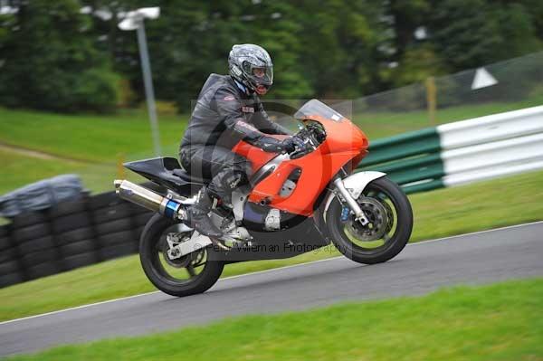 Motorcycle action photographs;cadwell;cadwell park photographs;event digital images;eventdigitalimages;motor racing louth lincolnshire;no limits trackday;peter wileman photography;trackday;trackday digital images;trackday photos