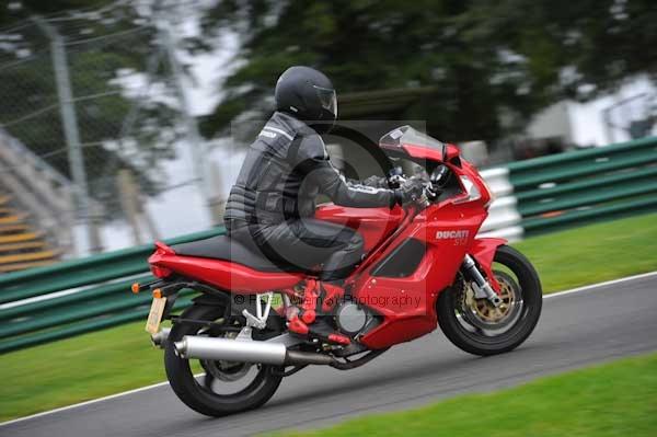 Motorcycle action photographs;cadwell;cadwell park photographs;event digital images;eventdigitalimages;motor racing louth lincolnshire;no limits trackday;peter wileman photography;trackday;trackday digital images;trackday photos