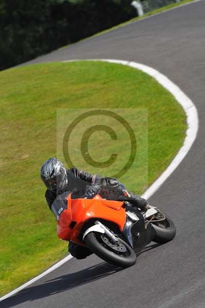 Motorcycle action photographs;cadwell;cadwell park photographs;event digital images;eventdigitalimages;motor racing louth lincolnshire;no limits trackday;peter wileman photography;trackday;trackday digital images;trackday photos