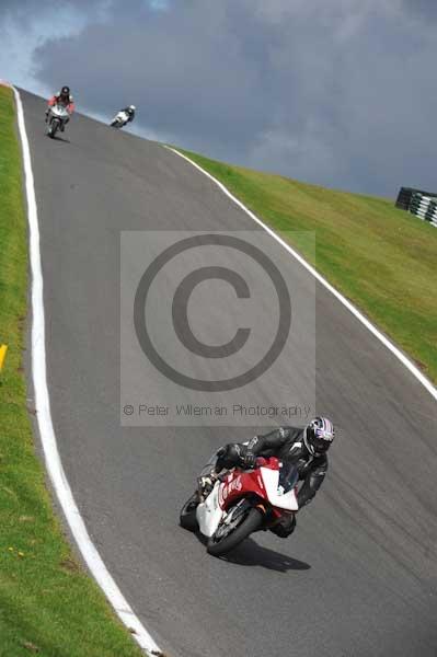 Motorcycle action photographs;cadwell;cadwell park photographs;event digital images;eventdigitalimages;motor racing louth lincolnshire;no limits trackday;peter wileman photography;trackday;trackday digital images;trackday photos