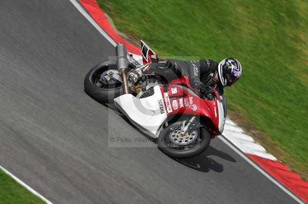 Motorcycle action photographs;cadwell;cadwell park photographs;event digital images;eventdigitalimages;motor racing louth lincolnshire;no limits trackday;peter wileman photography;trackday;trackday digital images;trackday photos