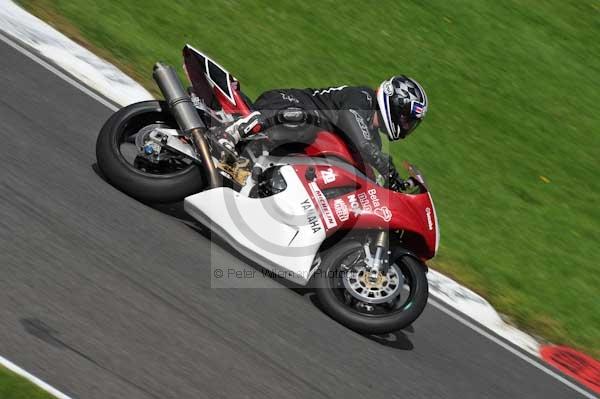 Motorcycle action photographs;cadwell;cadwell park photographs;event digital images;eventdigitalimages;motor racing louth lincolnshire;no limits trackday;peter wileman photography;trackday;trackday digital images;trackday photos