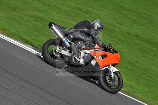 Motorcycle action photographs;cadwell;cadwell park photographs;event digital images;eventdigitalimages;motor racing louth lincolnshire;no limits trackday;peter wileman photography;trackday;trackday digital images;trackday photos