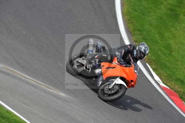 Motorcycle action photographs;cadwell;cadwell park photographs;event digital images;eventdigitalimages;motor racing louth lincolnshire;no limits trackday;peter wileman photography;trackday;trackday digital images;trackday photos