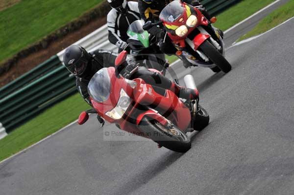 Motorcycle action photographs;cadwell;cadwell park photographs;event digital images;eventdigitalimages;motor racing louth lincolnshire;no limits trackday;peter wileman photography;trackday;trackday digital images;trackday photos