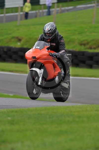 Motorcycle action photographs;cadwell;cadwell park photographs;event digital images;eventdigitalimages;motor racing louth lincolnshire;no limits trackday;peter wileman photography;trackday;trackday digital images;trackday photos